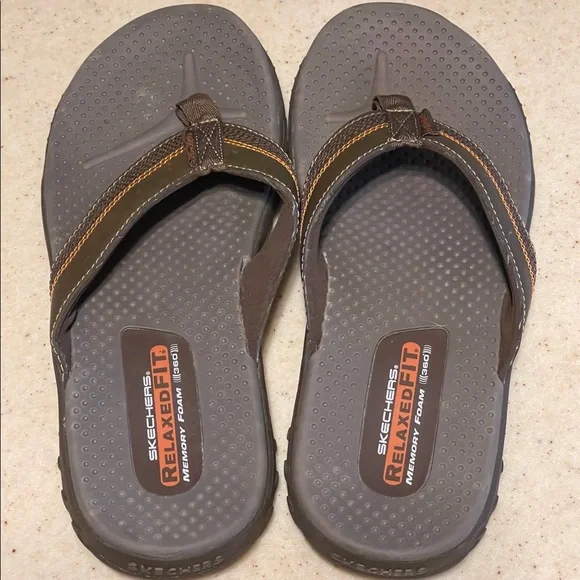 Skechers | Shoes | Skechers Relaxed Fit Memory Foam 36 Flip  display picture 2